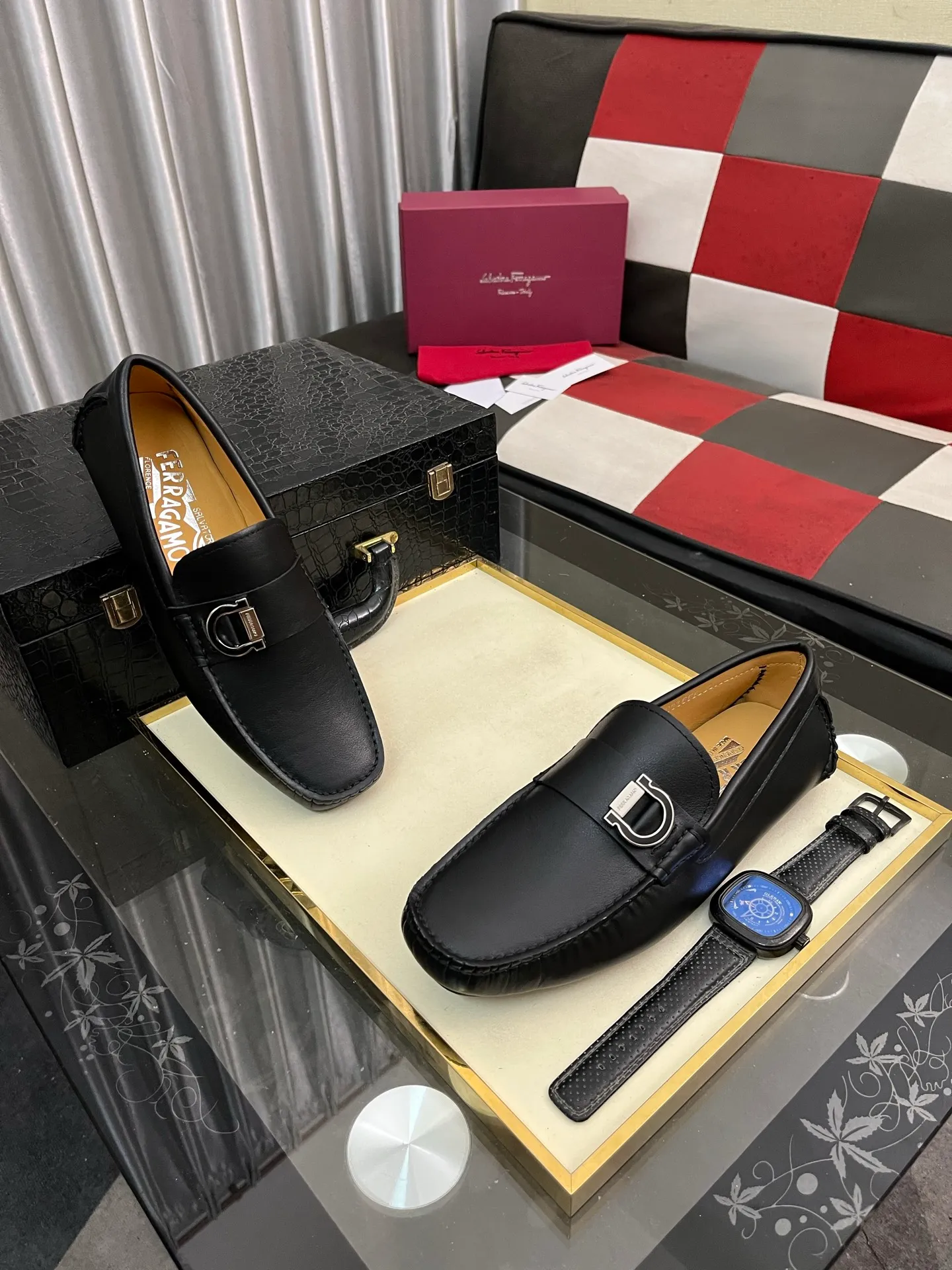 Men's shoes 💰560⌚️⌚️ Ferragamo [Ferragamo] new high-end quality framed shoes. The style is luxurious and elegant, with equal emphasis on practicality and style. We pay special attention to quality and details. The shoe last leather, workmanship and comfort are not inferior! Material: Imported first-layer soft cowhide leather upper ➕Genuine leather lining, code number: 38-446️⃣colors available